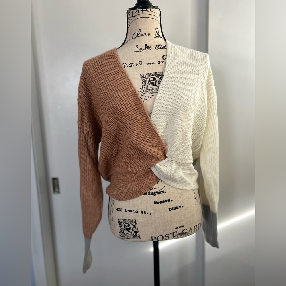 Main Strip sweater crossover earth tone